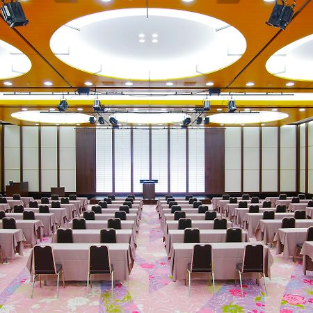Kyoto Tokyu Hotel Exteriör bild The 2008 venue, the Grand Ballroom of the Royal Garden Hotel