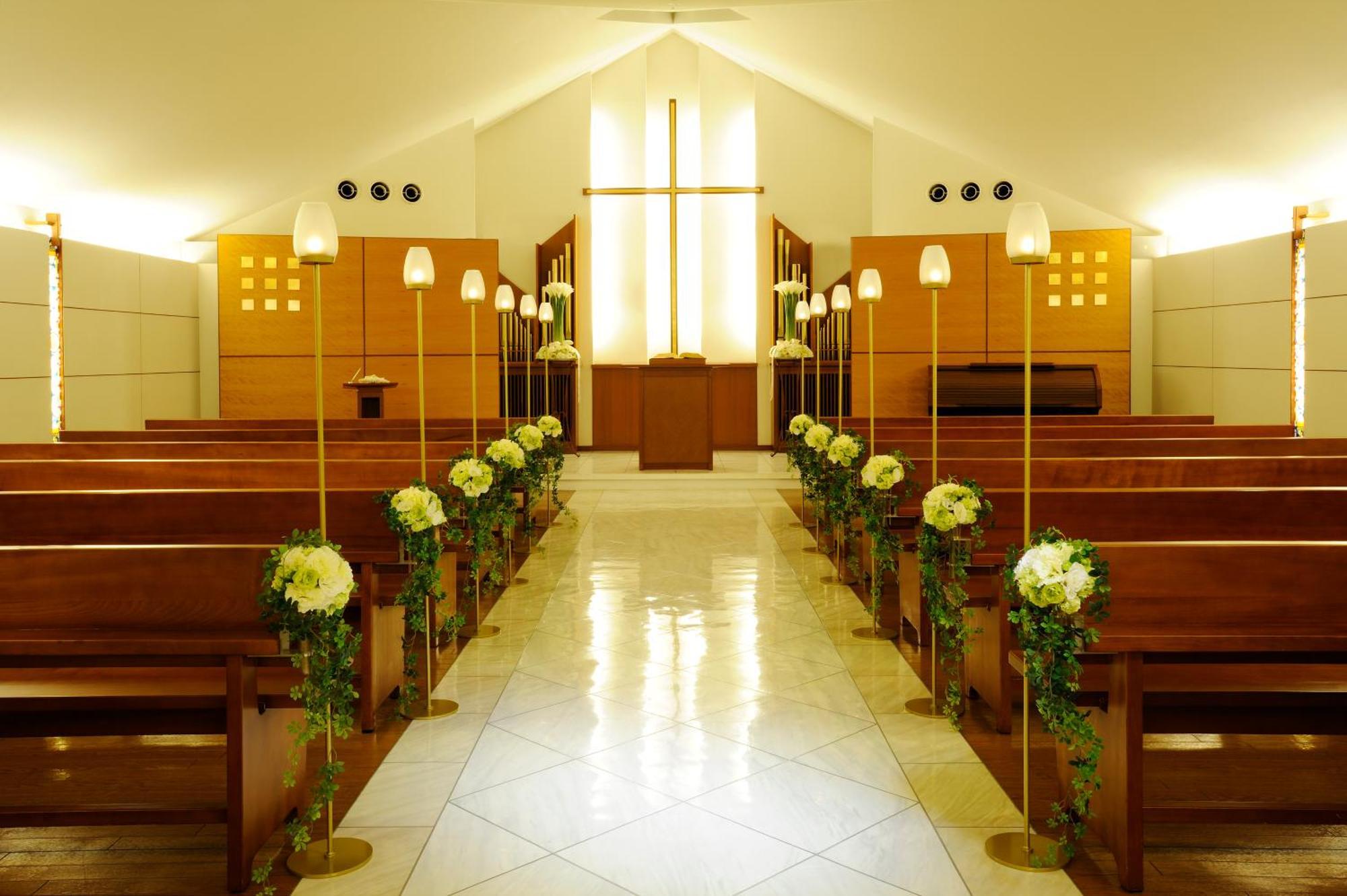 Kyoto Tokyu Hotel Exteriör bild The interior of the church