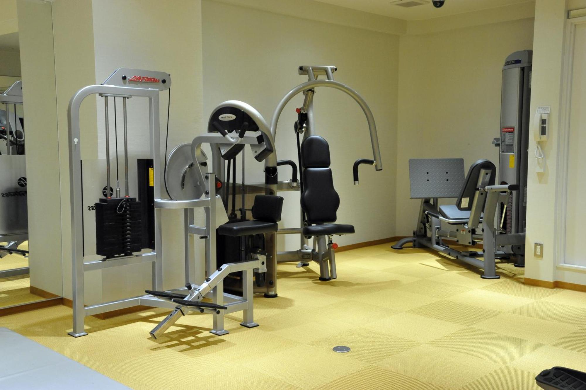 Kyoto Tokyu Hotel Exteriör bild A typical gym